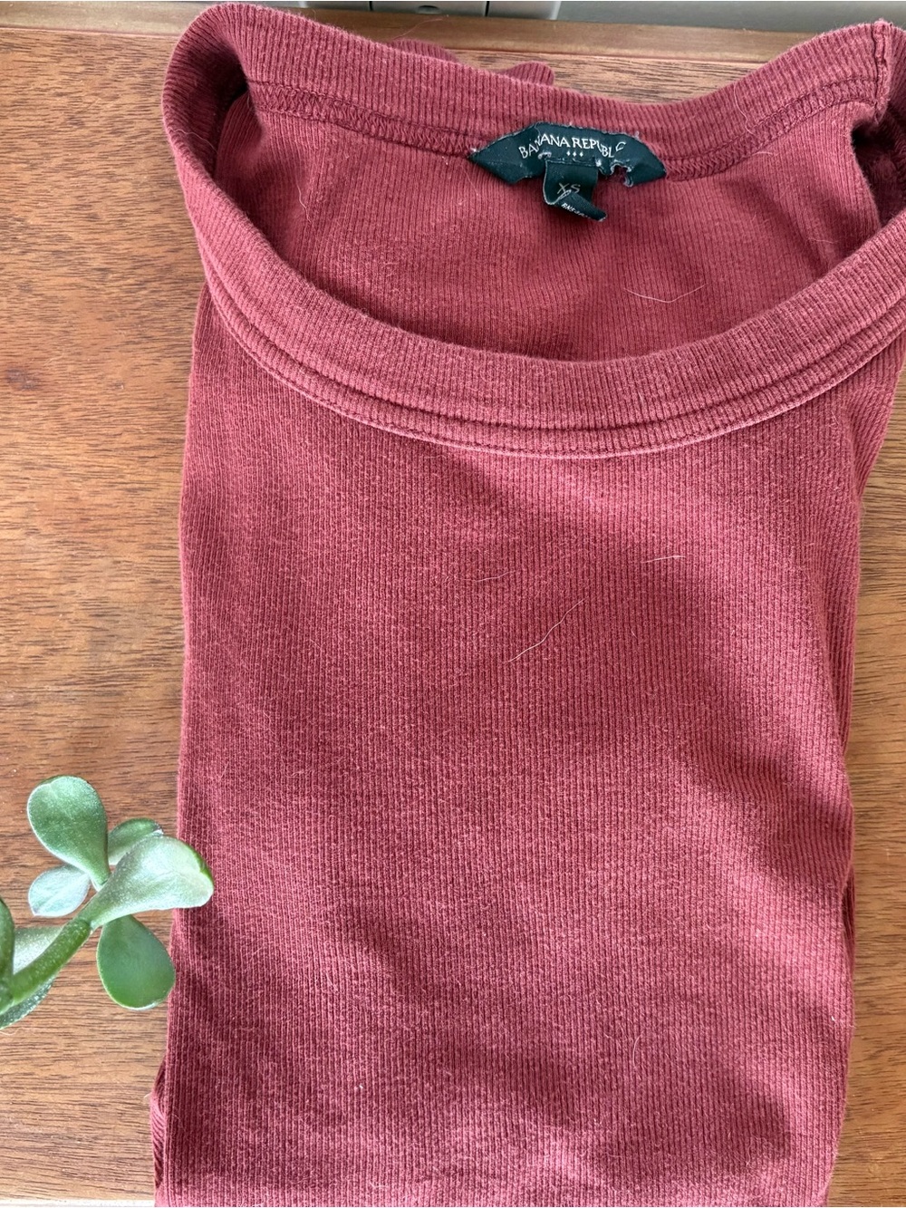 Banana Republic Ribbed Crewneck Top — Maroon